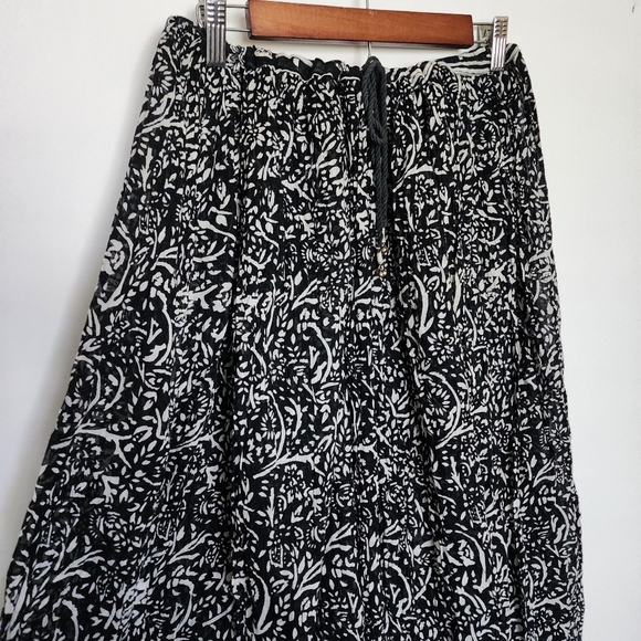 Vintage black white print midi broom skirt with bells - Picture 2 of 9